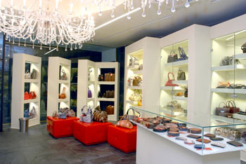 Salle d’exposition “Sacs à main et accessoires en cuir Gleni”